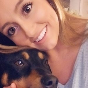 Meet your Posher, Caitlin